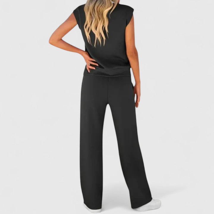 Harper Brooklyn | Comfortable Set