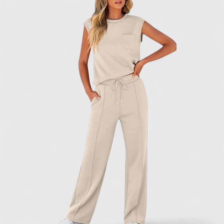 Harper Brooklyn | Comfortable Set